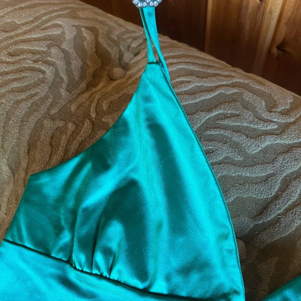 Rue21 Emerald Satin Bralette with Heart Charm - Picture 4 of 6